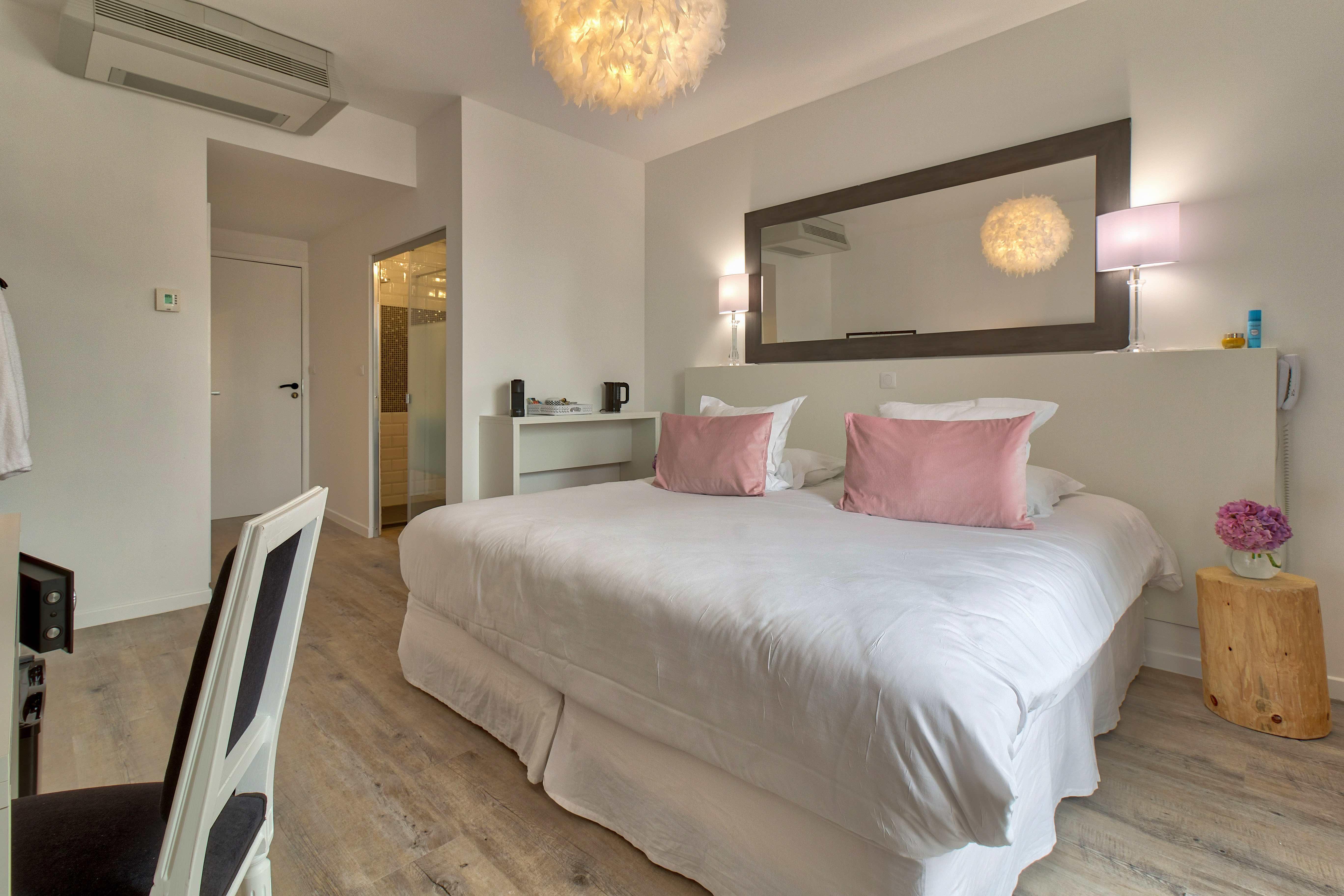 Belfry & Spa By Ligne St Barth Лурд Экстерьер фото A room at the hotel