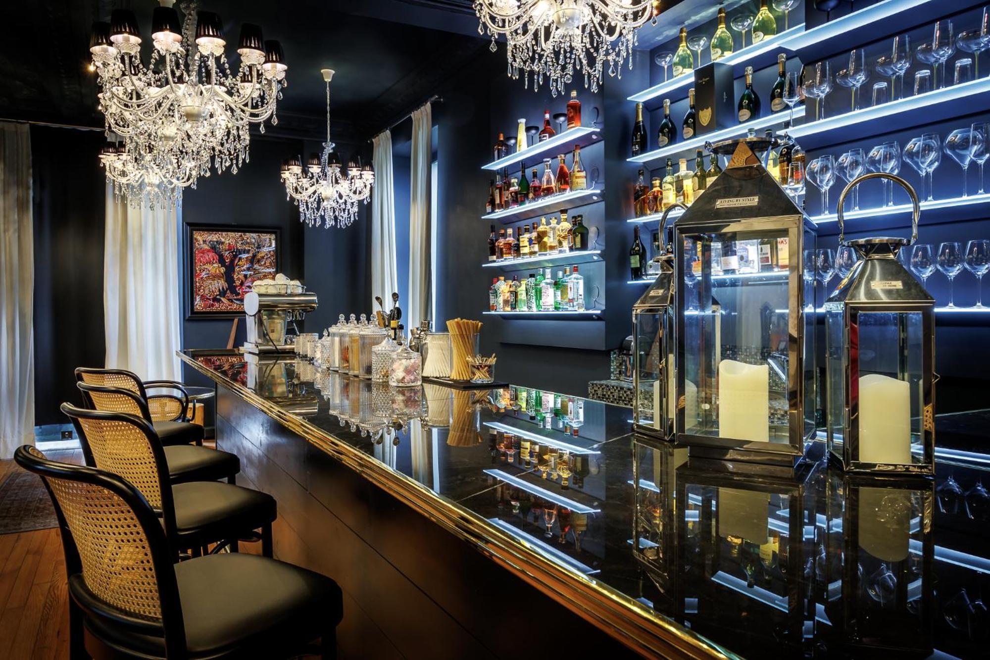Belfry & Spa By Ligne St Barth Лурд Экстерьер фото The bar at the 21 Club