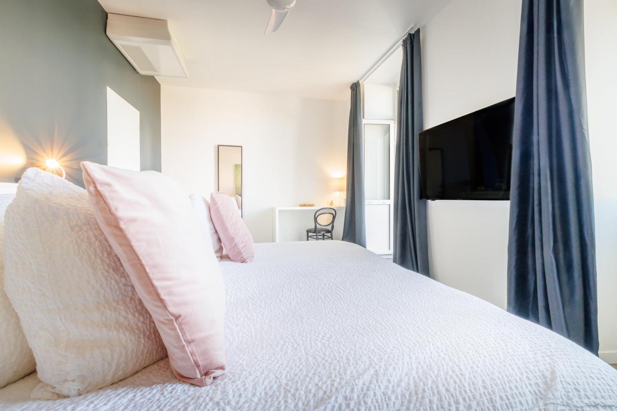 Belfry & Spa By Ligne St Barth Лурд Экстерьер фото A bedroom at the hotel