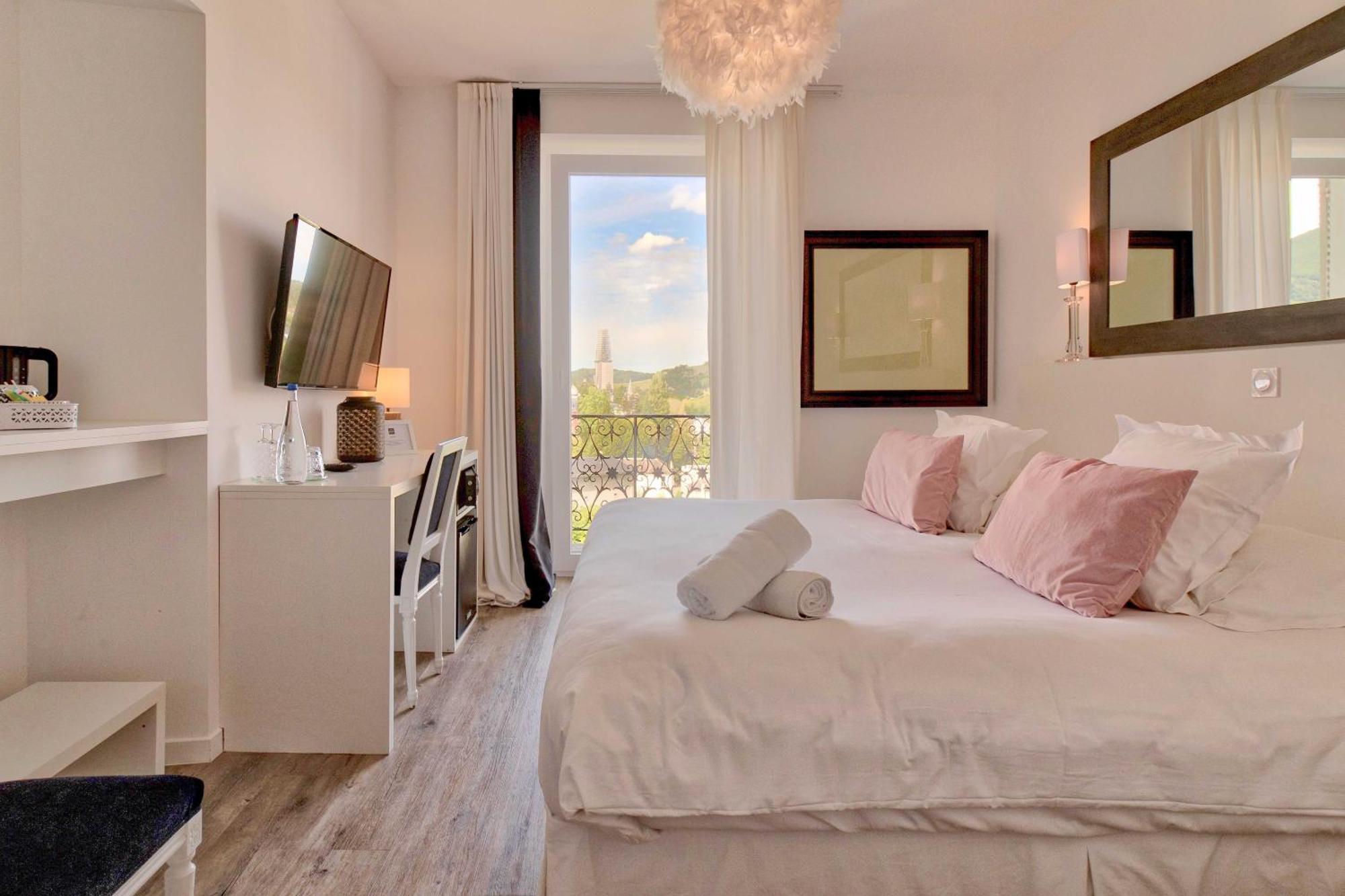 Belfry & Spa By Ligne St Barth Лурд Экстерьер фото A room at the hotel