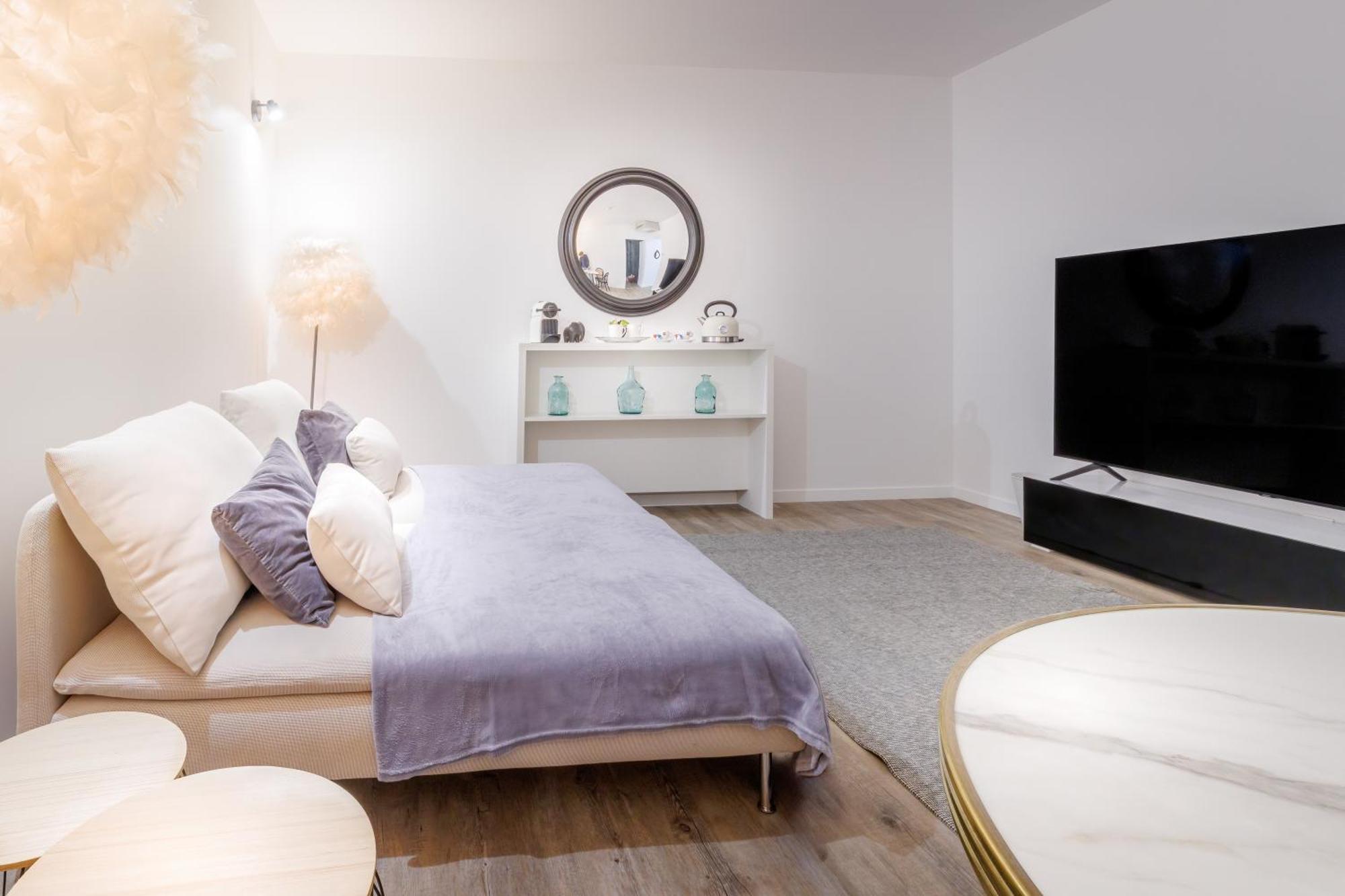 Belfry & Spa By Ligne St Barth Лурд Номер фото A bedroom with a television